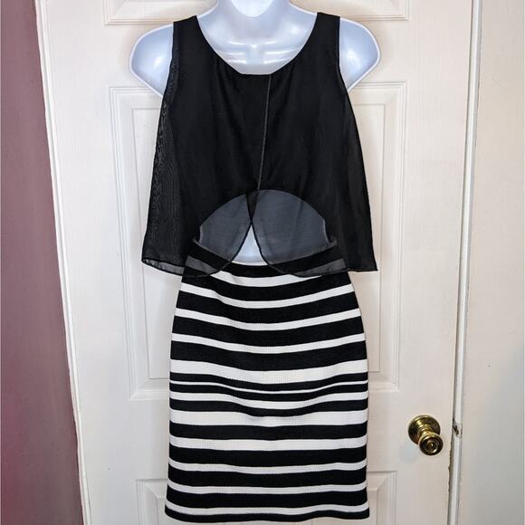 Rue 21 Front Sheer Mesh Overlay Black & White Striped Open Back Dress S - Picture 9 of 12